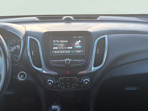 Used 2018 Chevrolet Equinox LT FWD image 13