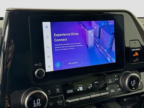 Used 2023 Toyota Highlander LE image 14