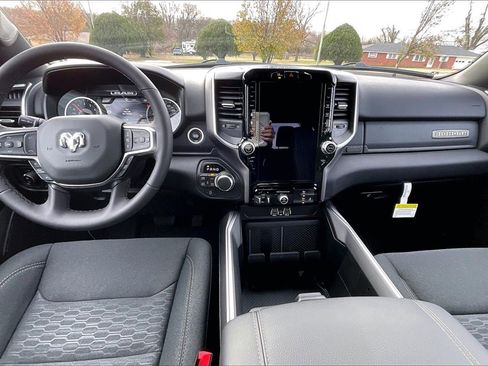 New 2026 RAM 1500 4x4 Crew Cab image 5