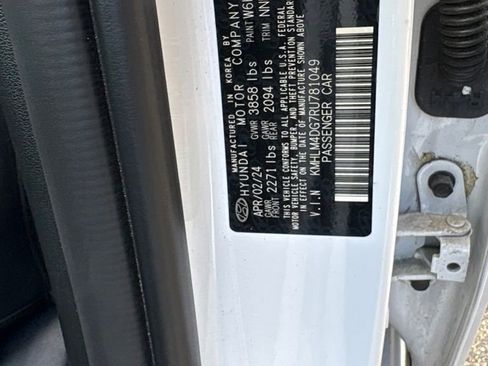 Used 2024 Hyundai Elantra SEL FWD image 16