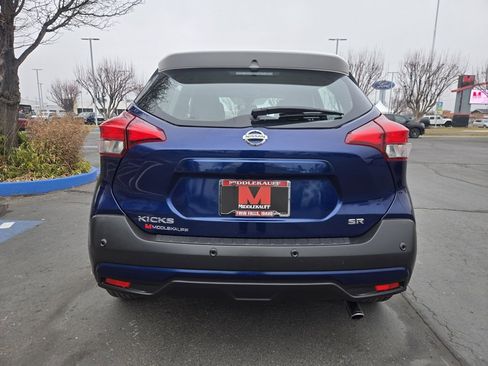 Used 2020 Nissan Kicks SR w/ SR Premium Package image 4