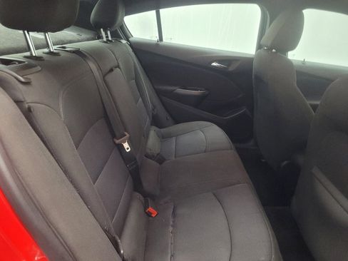 Used 2018 Chevrolet Cruze LT w/ Convenience Package FWD image 19