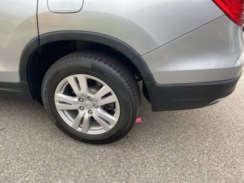 Used 2017 Honda Pilot LX image 12