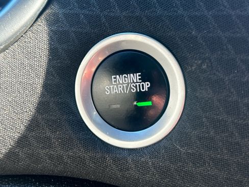 Used 2017 Chevrolet Malibu LT image 22