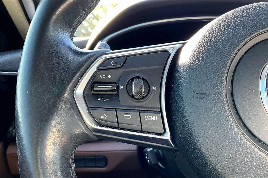 Used 2025 Acura MDX w/ Technology Package FWD image 23