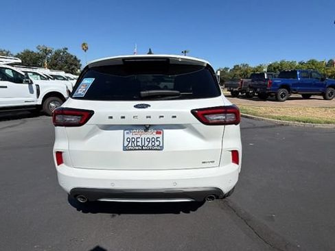 Used 2024 Ford Escape ST-Line Elite w/ Premium Technology Package AWD/4WD image 5