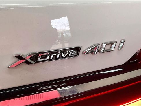 Used 2023 BMW X7 xDrive40i w/ M Sport Package image 11