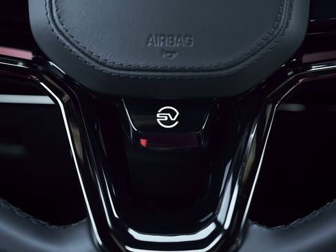 Used 2025 Land Rover Range Rover Sport SV Edition Two image 50