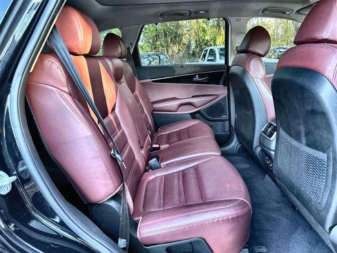 Used 2018 Kia Sorento SX image 13