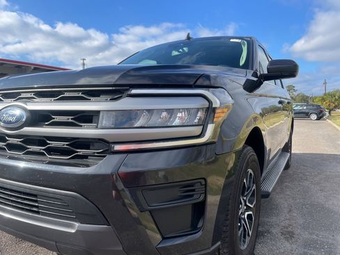 Used 2024 Ford Expedition Max XLT image 10