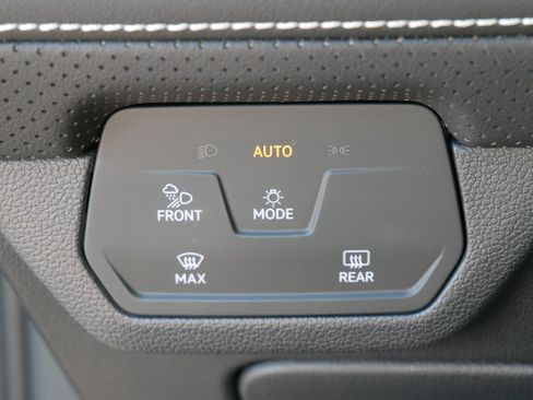 Certified 2026 Volkswagen Atlas SEL Premium R-Line AWD/4WD image 26