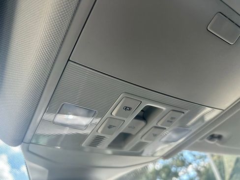 Used 2025 Volkswagen Jetta SE w/ Sunroof Package image 57