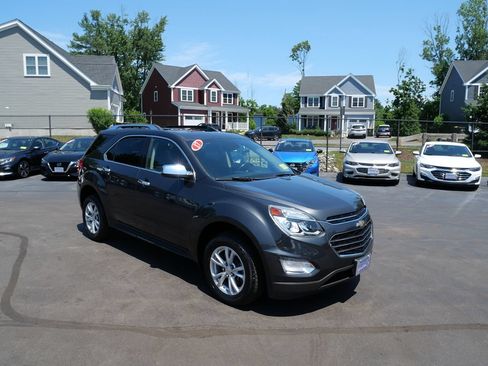 Used 2017 Chevrolet Equinox LT w/ Convenience Package AWD/4WD image 2