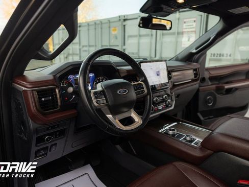 Used 2024 Ford Expedition Limited AWD/4WD image 23