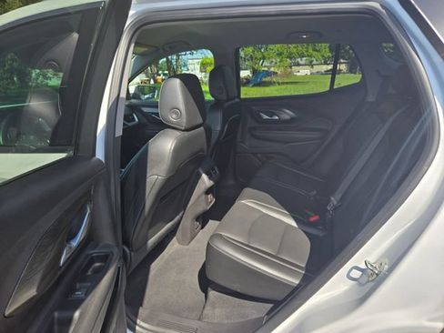Used 2023 GMC Terrain SLT AWD/4WD image 18