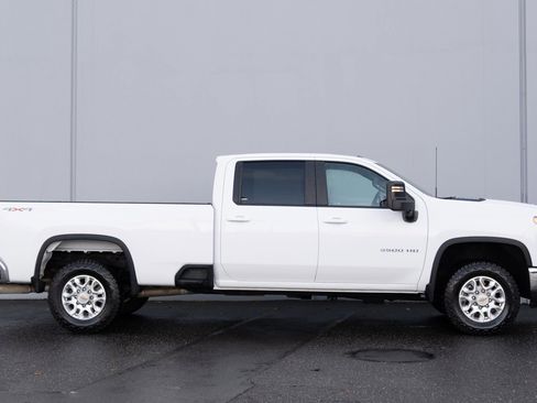 Used 2024 Chevrolet Silverado 3500 LT image 24