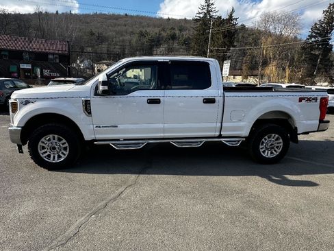Used 2019 Ford F250 XLT w/ XLT Value Package image 2