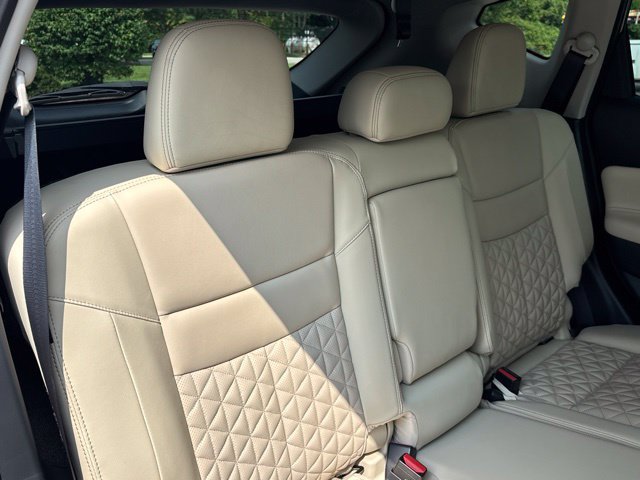 Used 2024 Nissan Murano Platinum w/ Cargo Package AWD/4WD image 32