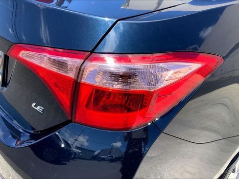 Used 2019 Toyota Corolla LE FWD image 32