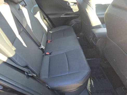 Used 2023 Toyota Venza Limited image 32