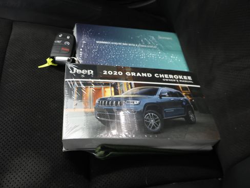 Used 2020 Jeep Grand Cherokee Altitude AWD/4WD image 63