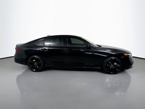 Used 2025 Honda Accord Sport image 3