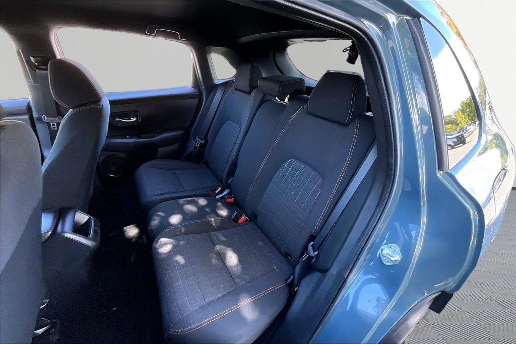 Used 2025 Honda HR-V Sport image 16