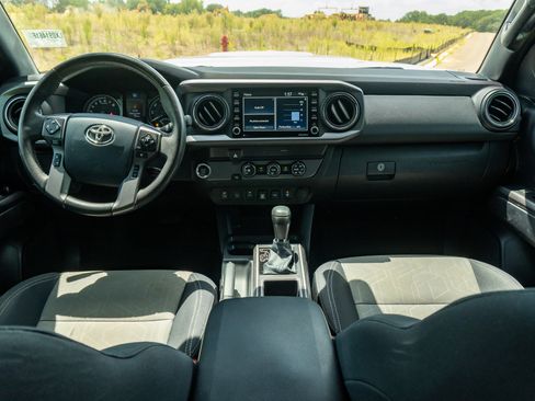 Used 2020 Toyota Tacoma TRD Sport w/ Technology Package RWD image 20