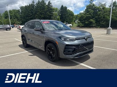 Used 2025 Volkswagen Tiguan SE R-Line