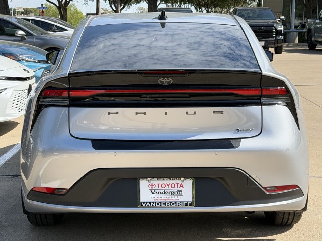 New 2027 Toyota Prius LE FWD image 5