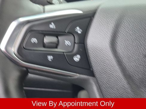 Used 2025 Chevrolet Trax LT w/ LT Convenience Package FWD image 15