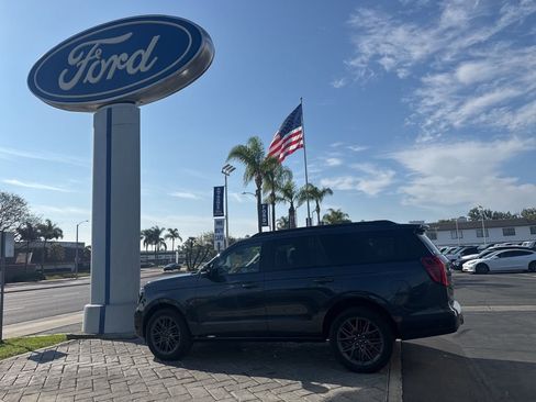 Used 2025 Ford Expedition Platinum w/ Stealth Performance Package image 29