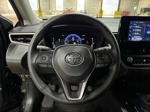 Used 2026 Toyota Corolla Cross LE AWD/4WD image 17