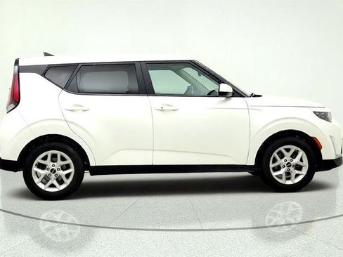 Used 2023 Kia Soul S FWD image 4