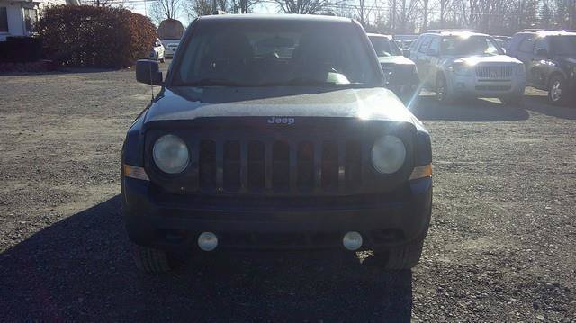 Used 2011 Jeep Patriot Latitude AWD/4WD image 2