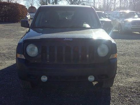 Used 2011 Jeep Patriot Latitude image 2