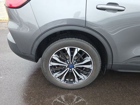 Used 2022 Ford Escape SE w/ SE Sport Appearance Package image 7