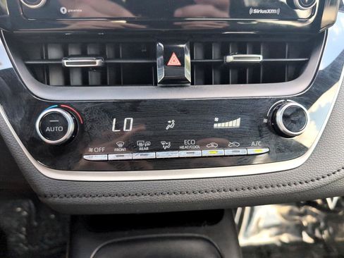 Used 2022 Toyota Corolla SE image 19