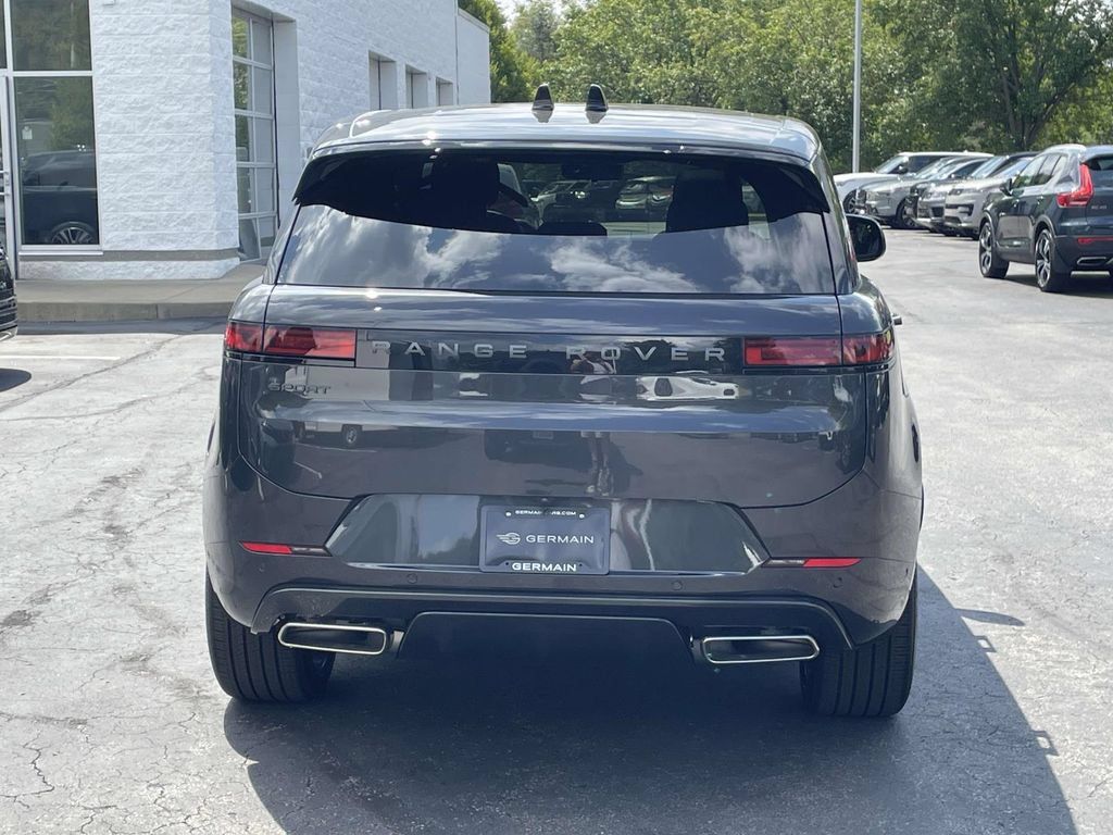 New 2026 Land Rover Range Rover Sport Dynamic SE AWD/4WD image 8