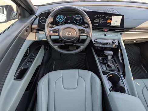 Used 2024 Hyundai Elantra Limited FWD image 20