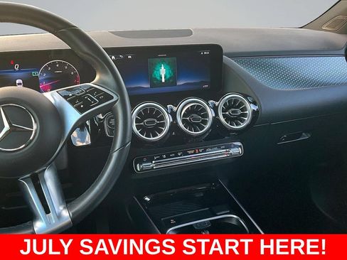 Used 2025 Mercedes-Benz GLA 250 4MATIC image 11