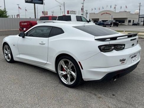 Used 2020 Chevrolet Camaro SS RWD image 4
