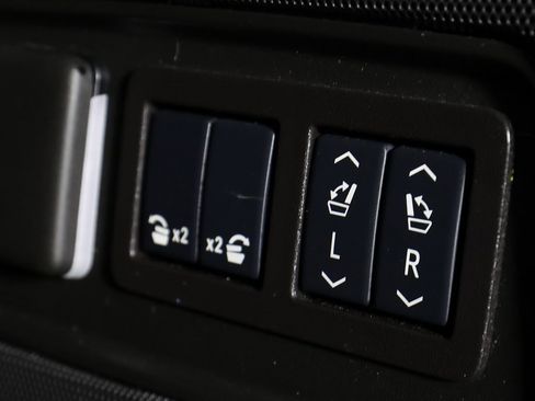 Used 2025 Cadillac Escalade V image 14