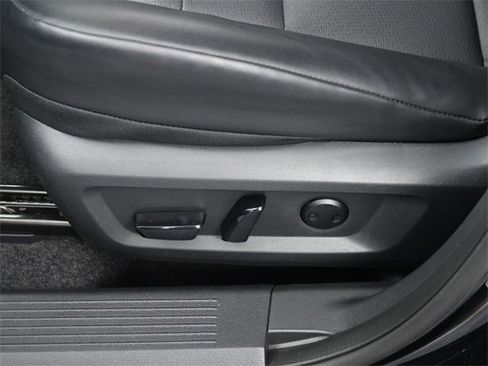 Used 2024 Nissan Rogue SV w/ SV Premium Package image 11