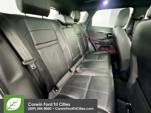 Used 2020 Land Rover Range Rover Evoque SE image 17