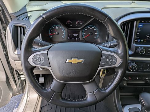 Used 2022 Chevrolet Colorado LT w/ LT Convenience Package AWD/4WD image 9