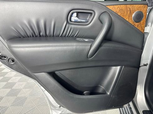 Used 2024 Nissan Armada SL w/ Captain's Chairs Package image 28