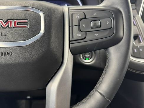 Used 2024 GMC Yukon SLT w/ SLT Luxury Package image 23