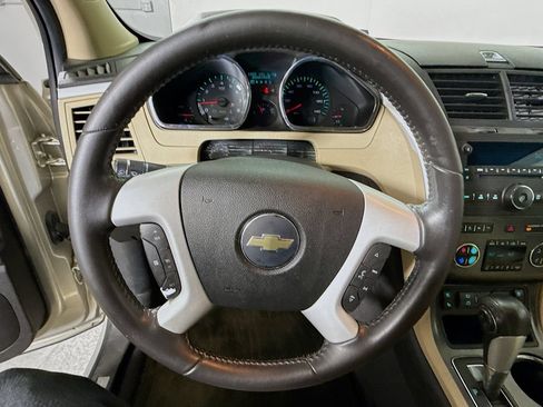Used 2010 Chevrolet Traverse LTZ FWD image 11