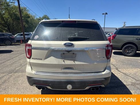 Used 2018 Ford Explorer Platinum AWD/4WD image 3